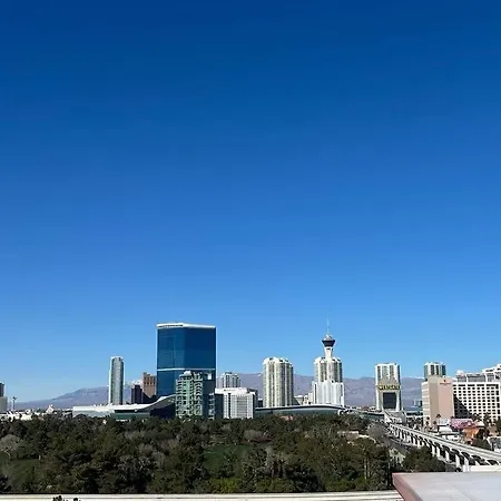 In The Heart Of Vegas Luxury 2B2B Sleeps 6 Apartment